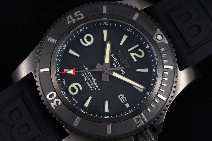 TF Factory Breitling Superocean serisi M17368B71B1S1 saatin incelemesi — 4. fotoğraf