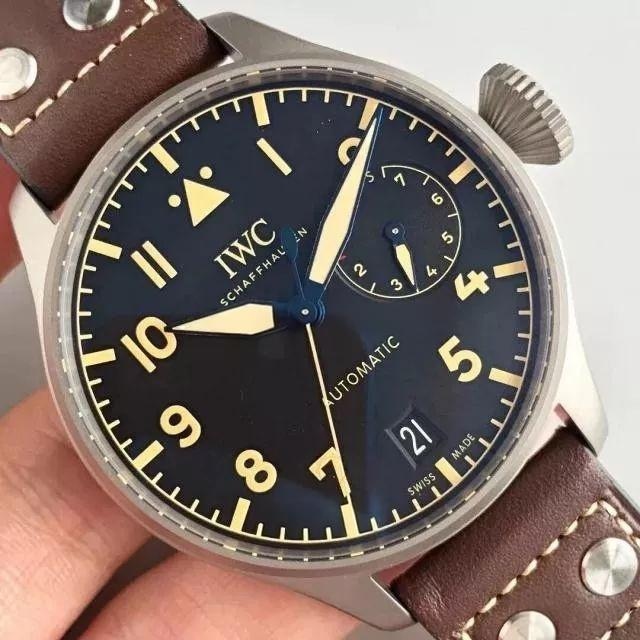 Titanyum Kasalı ZF Factory IWC Pilot Serisi IW501004 Titanyum Big Pilot Gerçek-Replika Karşılaştırma İncelemesi — 14. fotoğraf