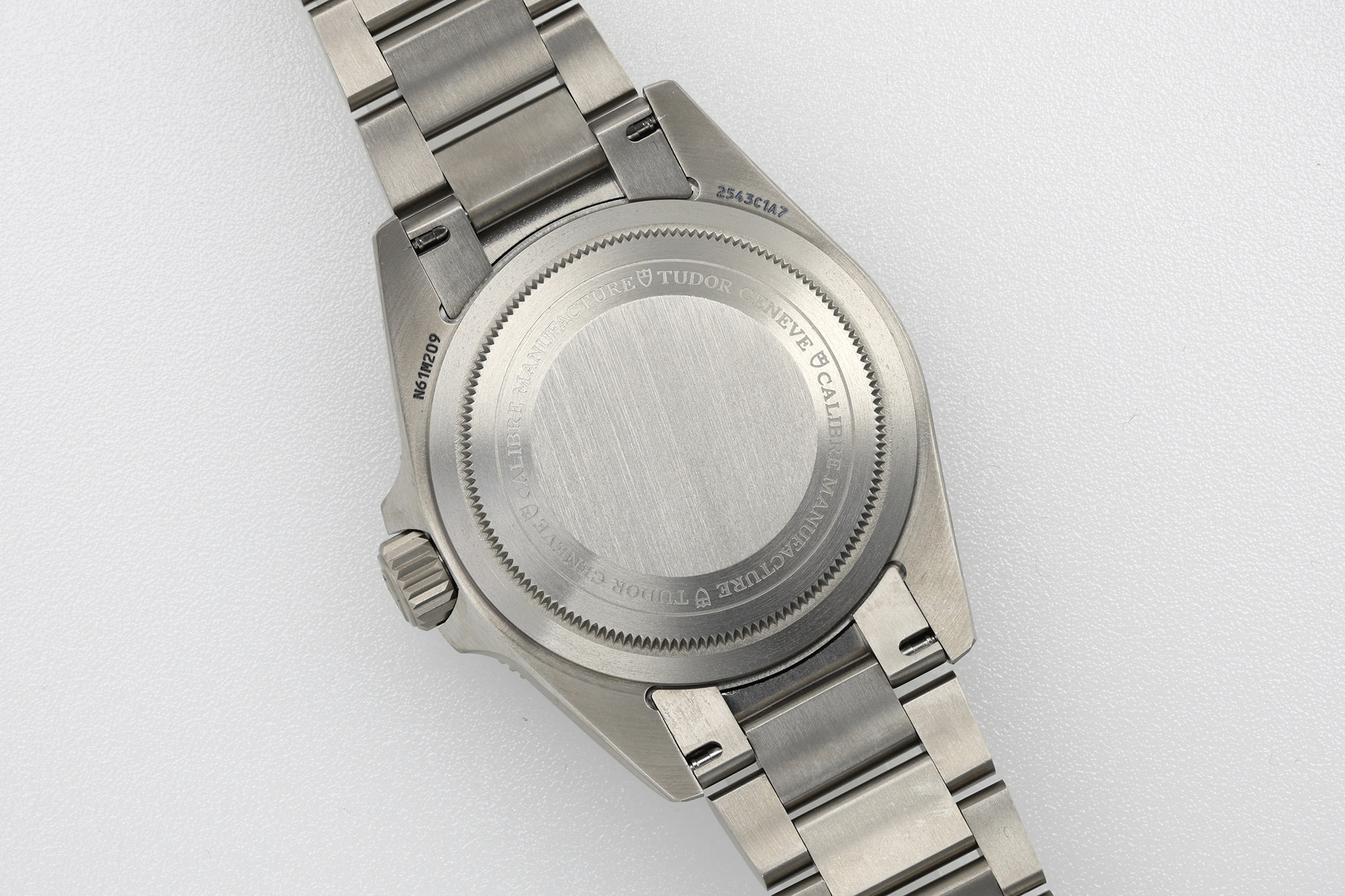 Tudor Pelagos M2543C1A7NU-0001: Derin denizlerde kusursuzluk, bileğinizde sağlam güç — 10. fotoğraf