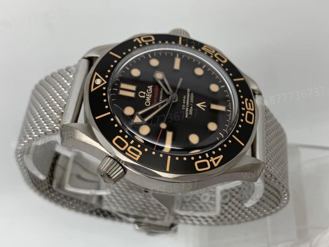 V3 gerçek titanyum kasa yükseltmeli sürüm: VS007 James Bond'un No Time To Die filminde taktığı Omega Seamaster 300M — 7. fotoğraf