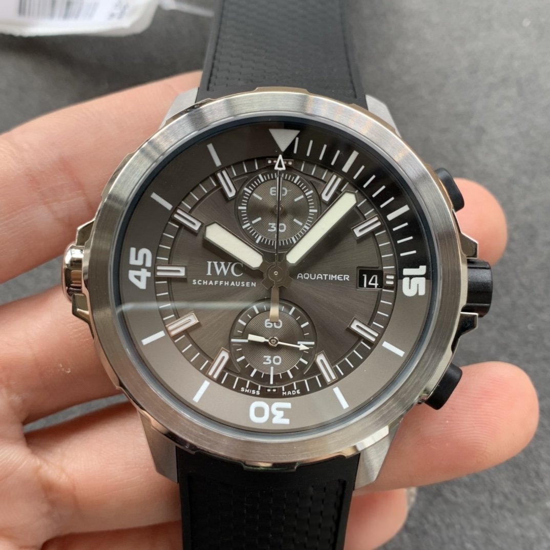 V6 Factory IWC Aquatimer "Shark" Özel Versiyon 44 mm Kısa İnceleme — 3. fotoğraf