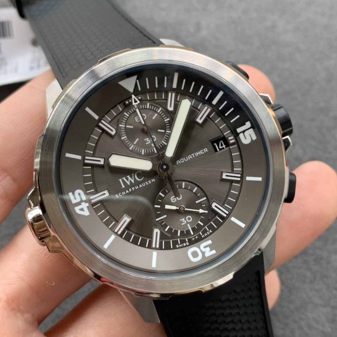 V6 Factory IWC Aquatimer "Shark" Özel Versiyon 44 mm Kısa İnceleme — 4. fotoğraf