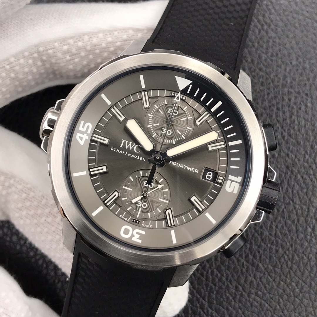 Replika IWC Aquatimer Sharks Sınırlı Üretim