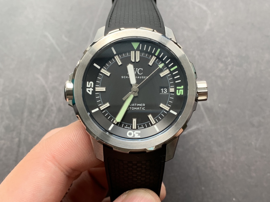 IWC Aquatimer 2000 Siyah Kadran