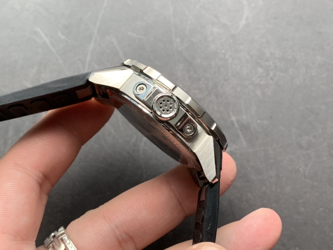 V6 Factory Replika IWC Aquatimer 2000 Miyota 9015 Mekanizmalı Siyah Kadran — 5. fotoğraf
