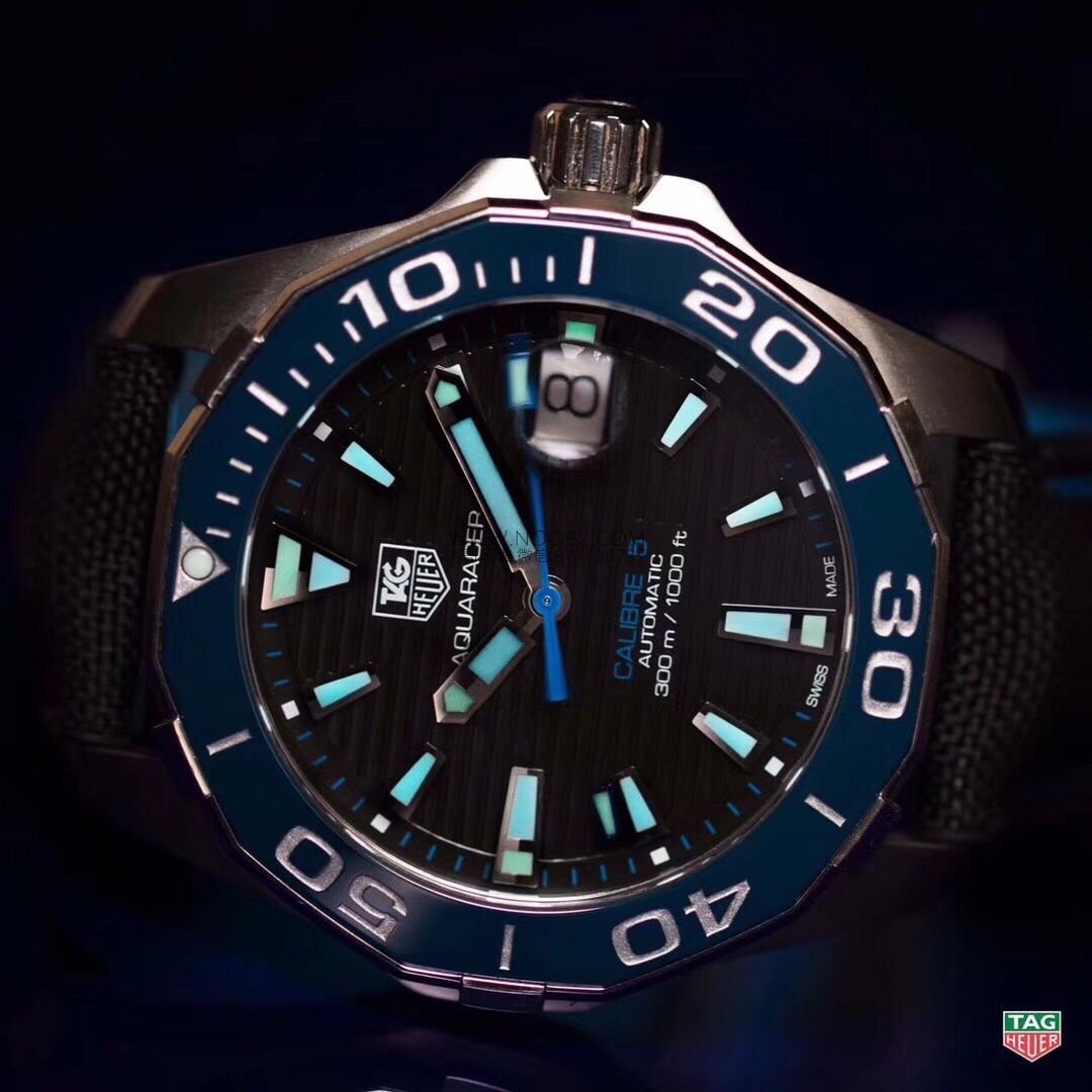 V6 Factory TAG Heuer Aquaracer 300 metre WAY201 replika saat detaylı incelemesi — 13. fotoğraf