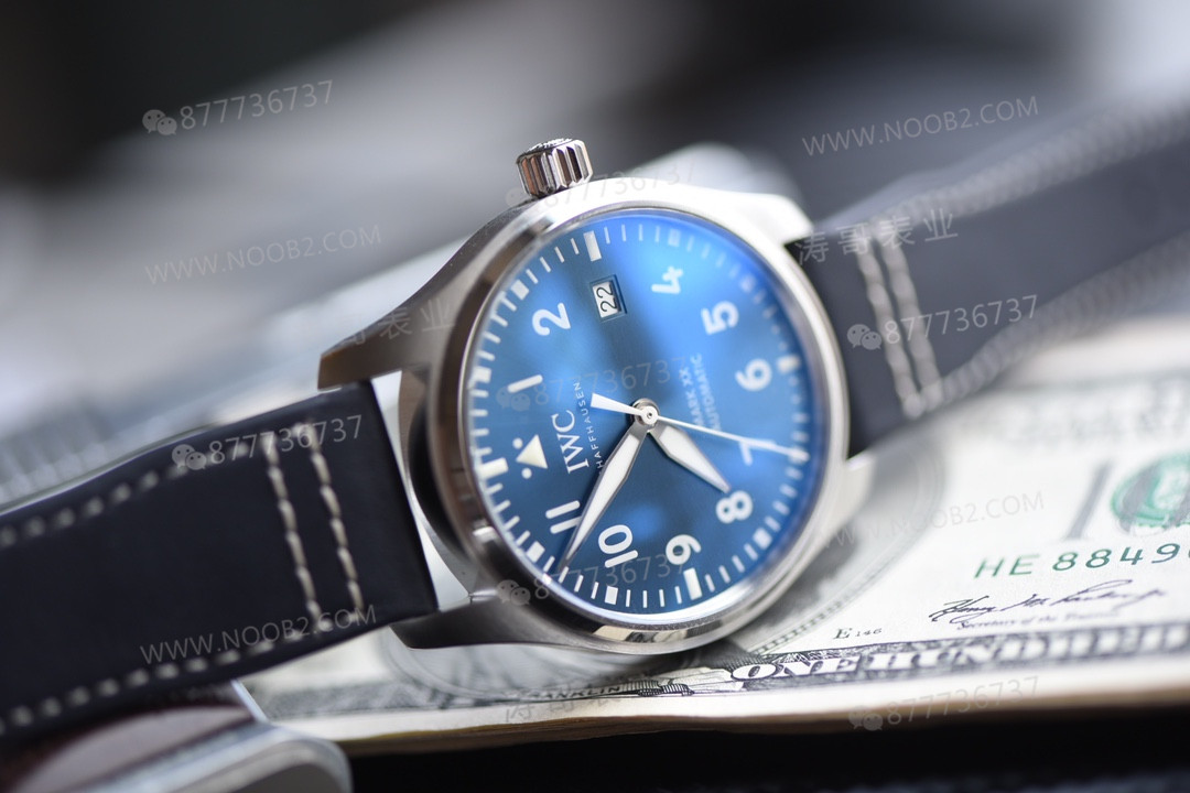 V7 Factory IWC Mark XX hızlı değişen kayış işçilik incelemesi — 7. fotoğraf