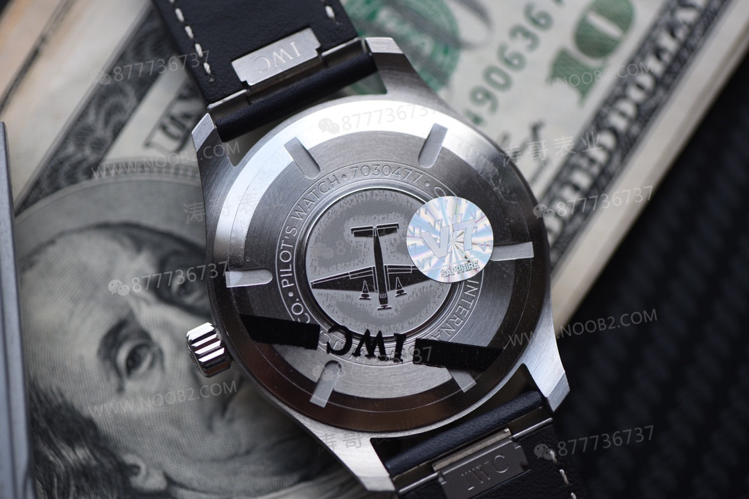 V7 Factory IWC Mark XX hızlı değişen kayış işçilik incelemesi — 11. fotoğraf