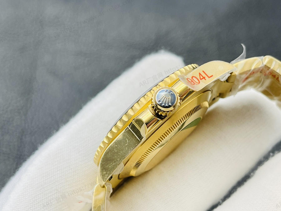 VRS Factory Rolex GMT-Master II Yükseltilmiş Versiyon 126710 (Altın Yeşil Kadran) Saat İncelemesi — 4. fotoğraf
