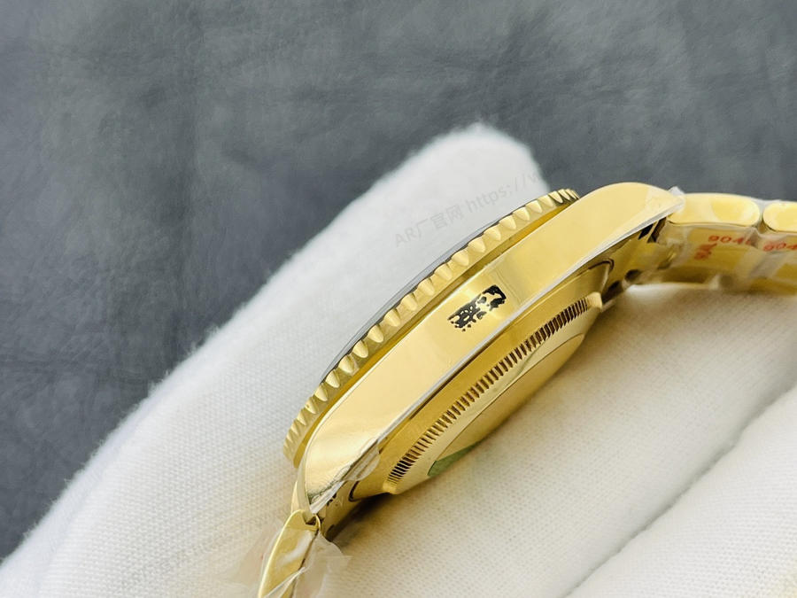 VRS Factory Rolex GMT-Master II Yükseltilmiş Versiyon 126710 (Altın Yeşil Kadran) Saat İncelemesi — 5. fotoğraf