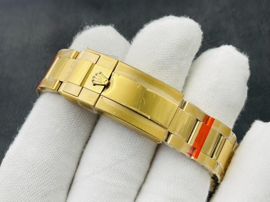 VRS Factory Rolex GMT-Master II Yükseltilmiş Versiyon 126710 (Altın Yeşil Kadran) Saat İncelemesi — 7. fotoğraf