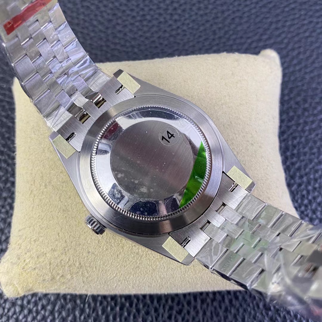 Rolex Datejust II Jubilee Yeşil Kasa Arkası