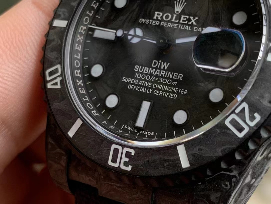 Rolex Submariner DiW Karbon Kurma Kolu Logo