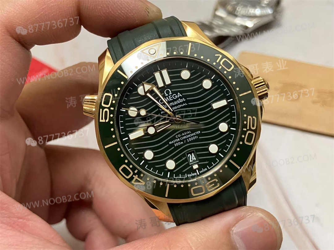 VS Factory Omega 2025 yeni Seamaster 300m altın yeşil kadran işçiliği nasıl? — 2. fotoğraf
