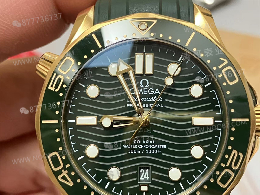VS Factory Omega 2025 yeni Seamaster 300m altın yeşil kadran işçiliği nasıl? — 5. fotoğraf