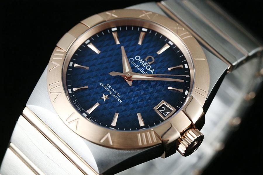 VS Factory Omega Constellation çift renk rose gold smoky blue kabartma eşkenar dörtgen desenli replika saat - 123.20.38.21.03.001 — 2. fotoğraf