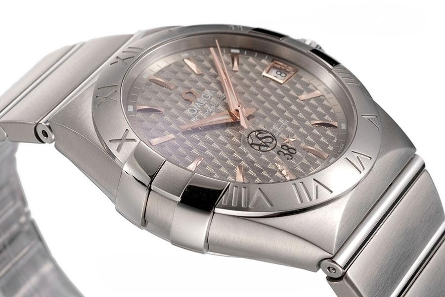 VS Factory Omega Constellation Serisi Gri Baklava Desenli Kadranlı Replika Kol Saati - 123.10.38.21.06.002 — 7. fotoğraf
