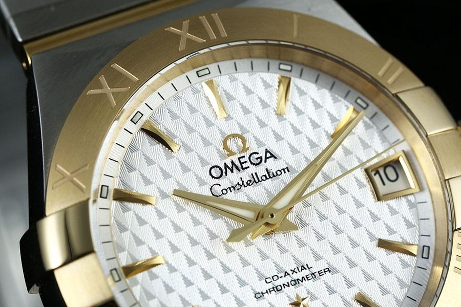 VS Factory Omega Constellation Serisi İki Renkli Altın Baklava Desenli Beyaz Kadranlı Replika Kol Saati - 123.20.38.21.02.009 — 5. fotoğraf