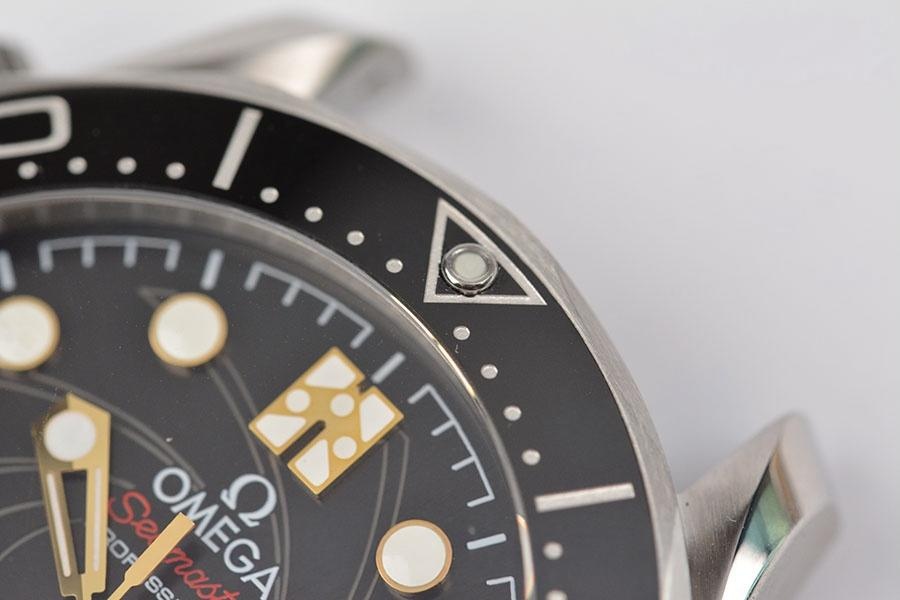 VS Factory Omega Replika Saat Piyasa Versiyonlarıyla Karşılaştırma - Seamaster 300 James Bond Limitli Sürüm — 8. fotoğraf
