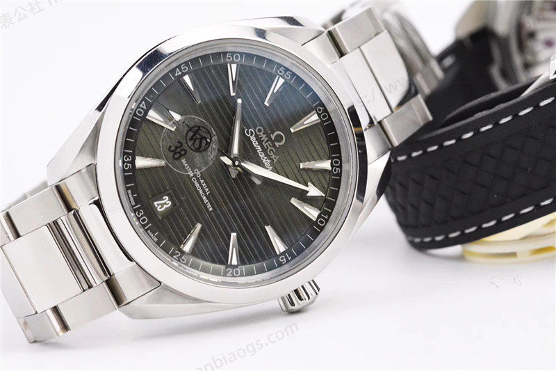 VS Factory Omega Seamaster 150m Tik Ağacı Yeşil Kadranlı Saat İncelemesi — 2. fotoğraf