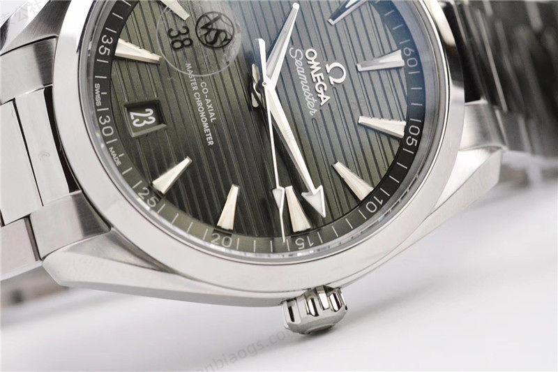 VS Factory Omega Seamaster 150m Tik Ağacı Yeşil Kadranlı Saat İncelemesi — 4. fotoğraf