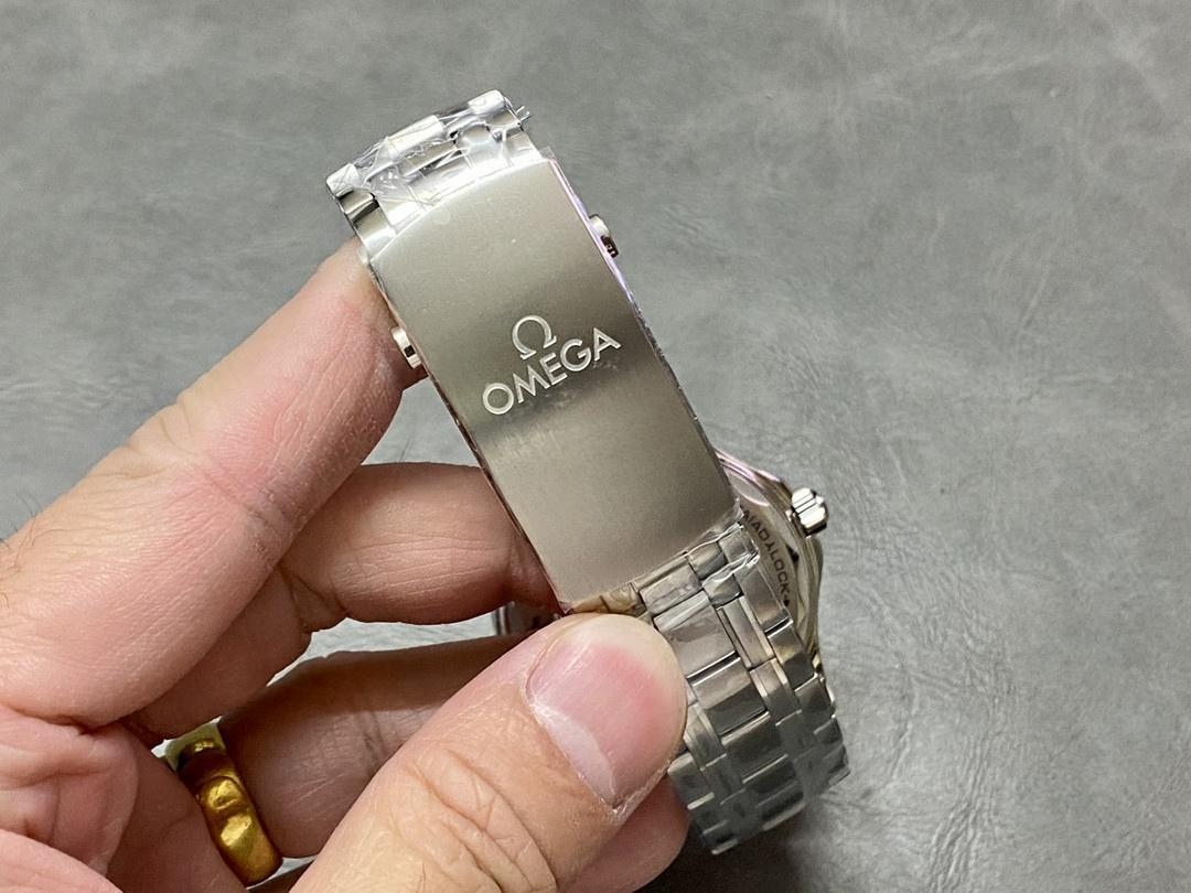 VS Factory Omega Seamaster 300 Olimpiyat Özel Sürümü ilk bakışta sahte anlaşılır mı? — 8. fotoğraf