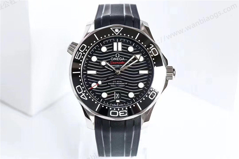 VS Factory Omega Seamaster 300 siyah seramik kadranlı saat incelemesi — 1. fotoğraf