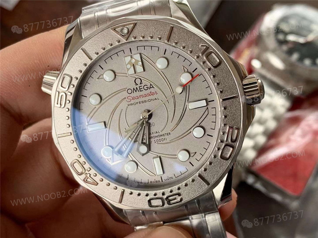 VS Factory Omega Seamaster 300M 007 beyaz altın modelin işçiliği nasıl? — 3. fotoğraf