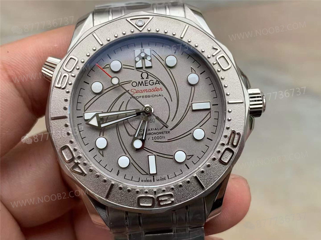 VS Factory Omega Seamaster 300M 007 beyaz altın modelin işçiliği nasıl? — 4. fotoğraf