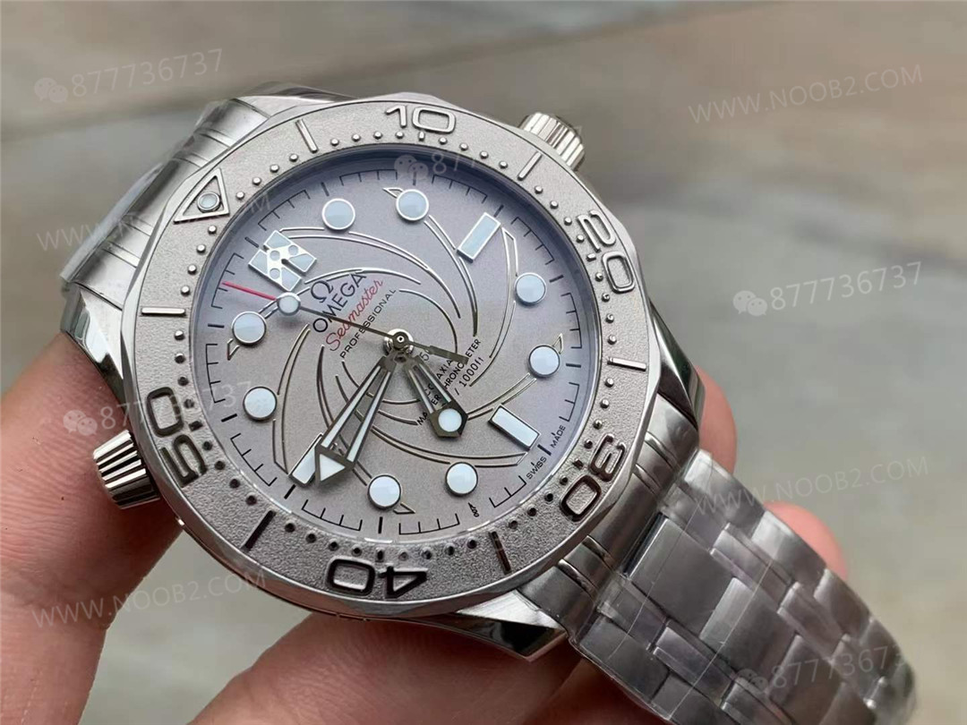 VS Factory Omega Seamaster 300M 007 beyaz altın modelin işçiliği nasıl? — 6. fotoğraf