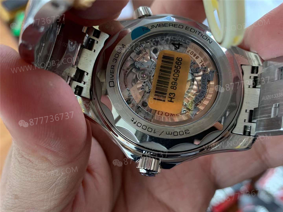 VS Factory Omega Seamaster 300M 007 beyaz altın modelin işçiliği nasıl? — 8. fotoğraf