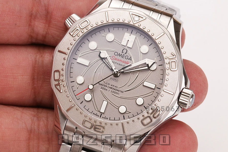VS Factory Omega Seamaster 300M «007 Serisi» Replika Kol Saati - James Bond Sınırlı Üretim — 3. fotoğraf