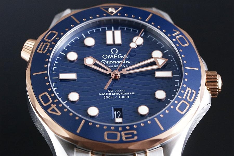 VS Factory Omega Seamaster 300M «İki Renk Rose Gold Mavi» replika saat - 210.20.42.20.03.002 — 5. fotoğraf