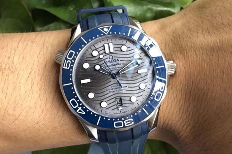 VS Factory Omega Seamaster 300M (Mavi Bezel, Gri) İnceleme — 2. fotoğraf