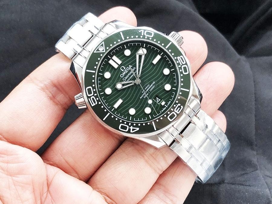 VS Factory Omega Seamaster 300M «Yeşil Su Hayaleti» replika kol saati - 210.30.42.20.10.001 — 3. fotoğraf