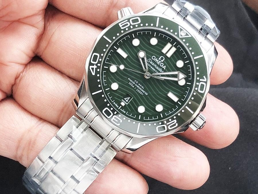 VS Factory Omega Seamaster 300M «Yeşil Su Hayaleti» replika kol saati - 210.30.42.20.10.001 — 4. fotoğraf