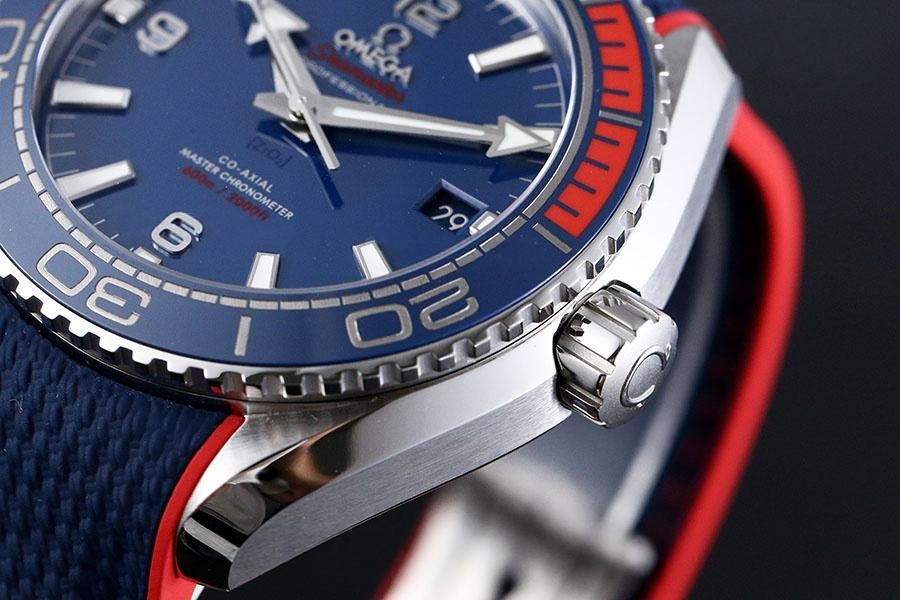 VS Factory Omega Seamaster 600M «Cola Bezel» Pyeongchang Olimpiyat replika kol saati - 522.32.44.21.03.001 — 6. fotoğraf