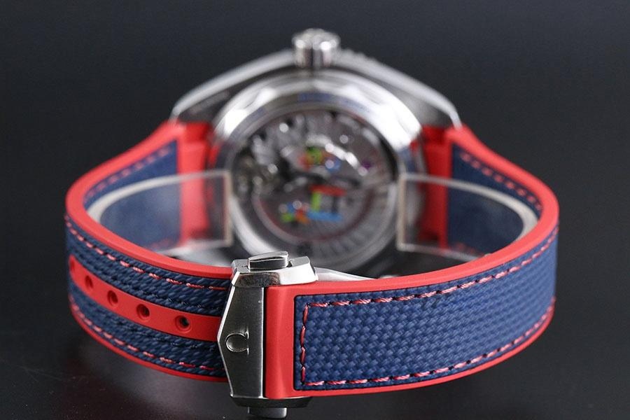 VS Factory Omega Seamaster 600M «Cola Bezel» Pyeongchang Olimpiyat replika kol saati - 522.32.44.21.03.001 — 9. fotoğraf