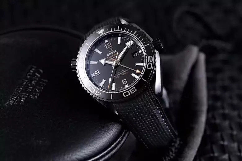 VS Factory Omega Seamaster 600M Deep Black Kol Saati İncelemesi — 1. fotoğraf