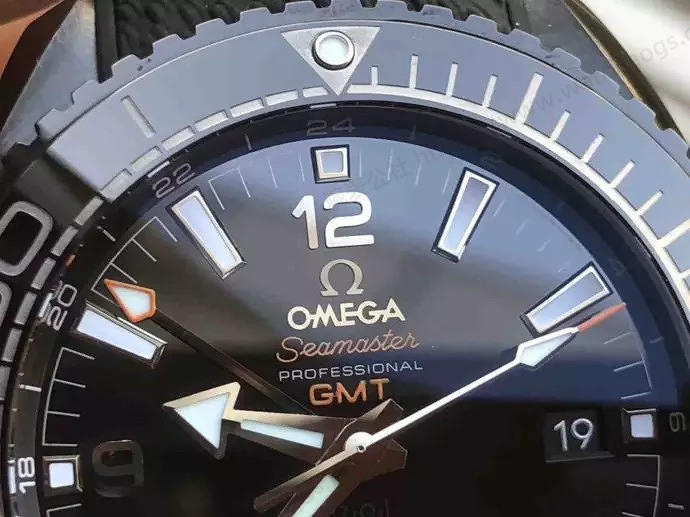 VS Factory Omega Seamaster 600M Deep Black Kol Saati İncelemesi — 3. fotoğraf