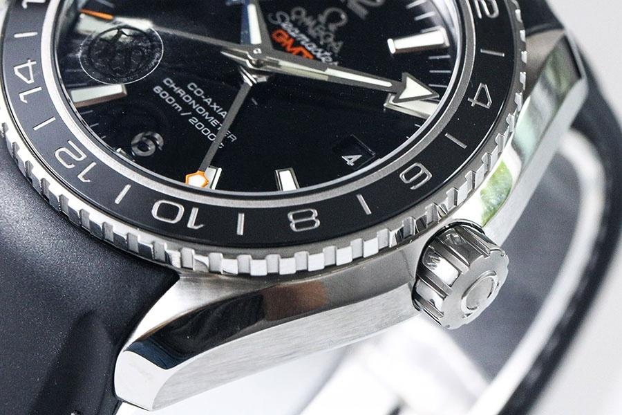 VS Factory Omega Seamaster 600m «Siyah Bezel GMT» replika kol saati-232.30.44.22.01.001 — 5. fotoğraf
