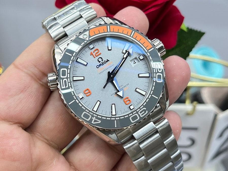 VS Factory Omega Seamaster 600M Titanyum Çeyrek Turuncu Replika Saat İncelemesi — 1. fotoğraf