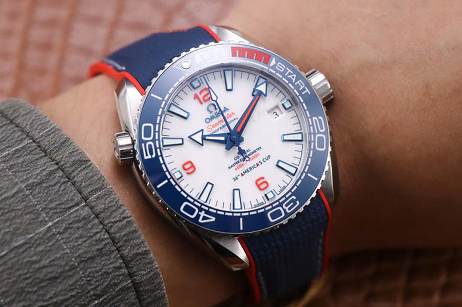VS Factory Omega Seamaster America's Cup modeli inceleme — 1. fotoğraf