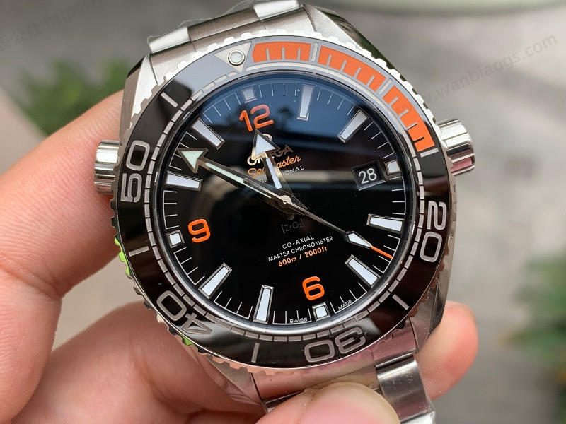 VS Factory Omega Seamaster Planet Ocean Çeyrek Turuncu Saat İncelemesi — 1. fotoğraf