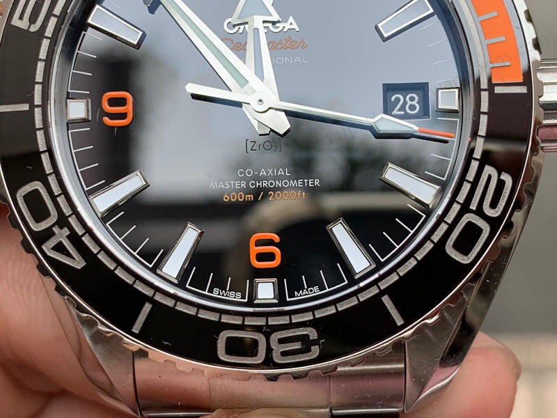 VS Factory Omega Seamaster Planet Ocean Çeyrek Turuncu Saat İncelemesi — 3. fotoğraf