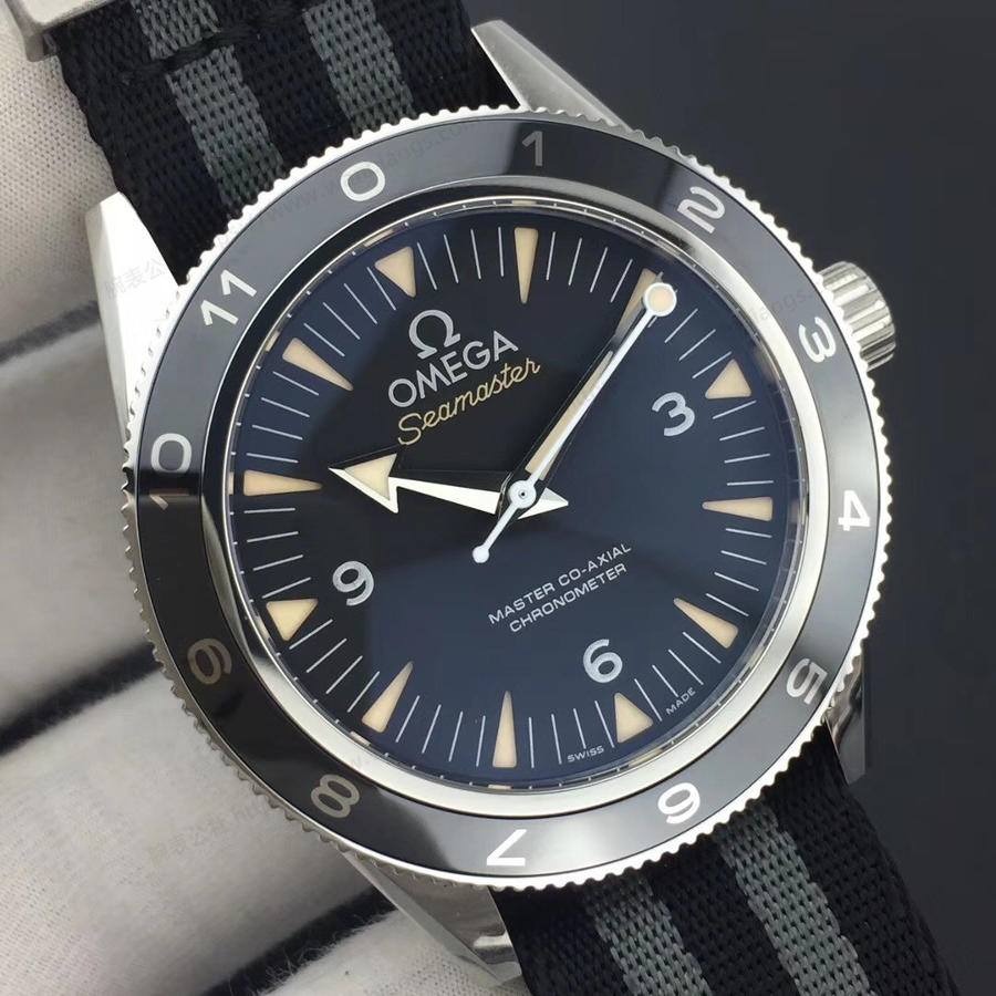 VS Factory Omega Seamaster Serisi "007 Spectre Küresel Sınırlı Sayıda Üretim" Saat İncelemesi — 3. fotoğraf