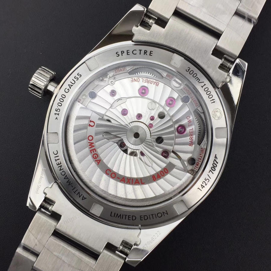 VS Factory Omega Seamaster Serisi "007 Spectre Küresel Sınırlı Sayıda Üretim" Saat İncelemesi — 4. fotoğraf