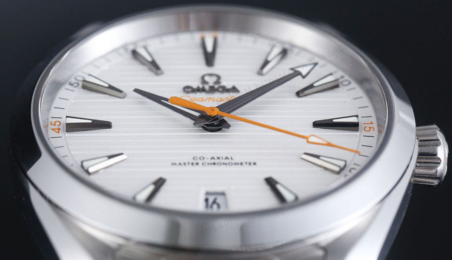 VS Factory Omega Seamaster serisi 150M teak beyaz kadran turuncu ibreli model saat incelemesi — 4. fotoğraf