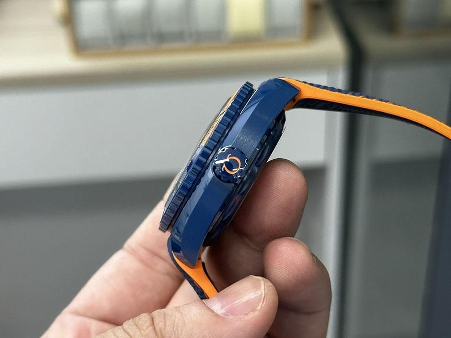 VS Factory Omega Seamaster Serisi «Berrak Deniz Mavisi» Replika Kol Saati - 215.92.46.22.03.001 — 4. fotoğraf