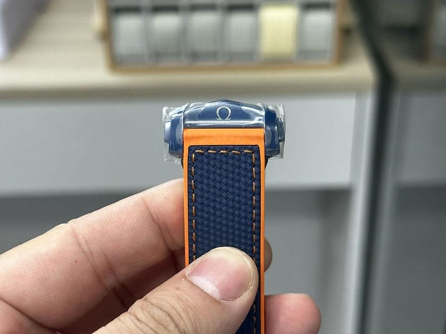 VS Factory Omega Seamaster Serisi «Berrak Deniz Mavisi» Replika Kol Saati - 215.92.46.22.03.001 — 6. fotoğraf